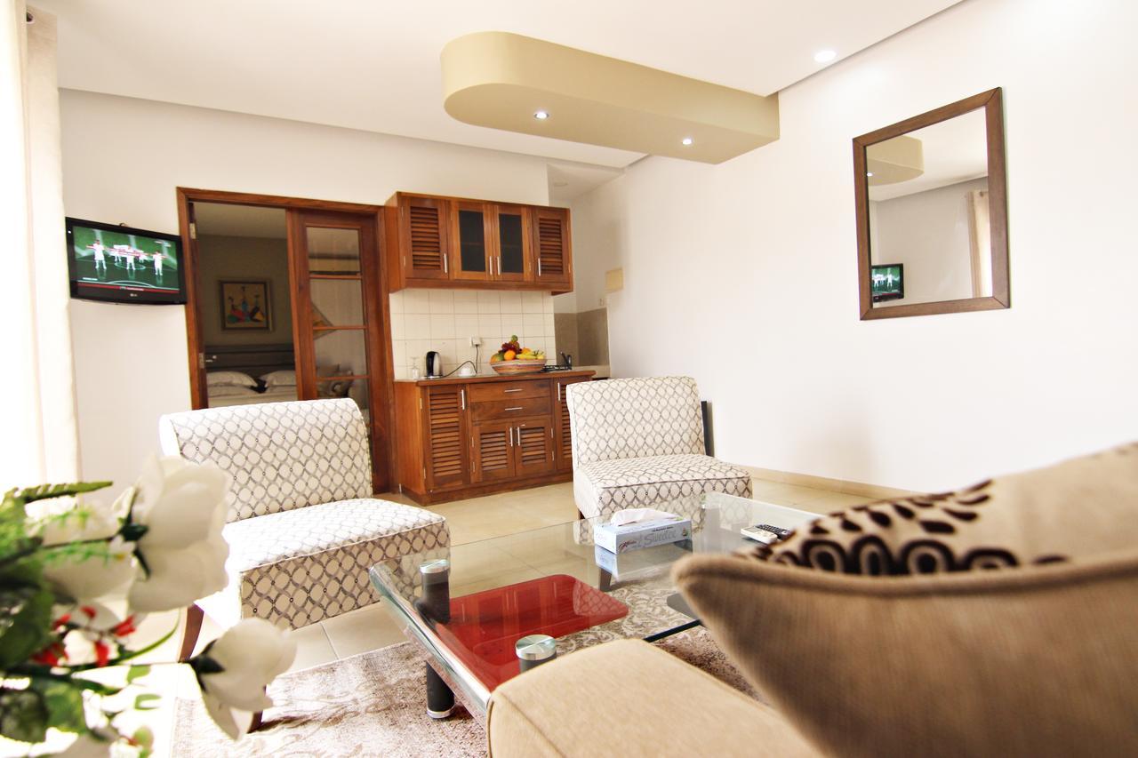 Les Residences Mamoune Dakar Esterno foto